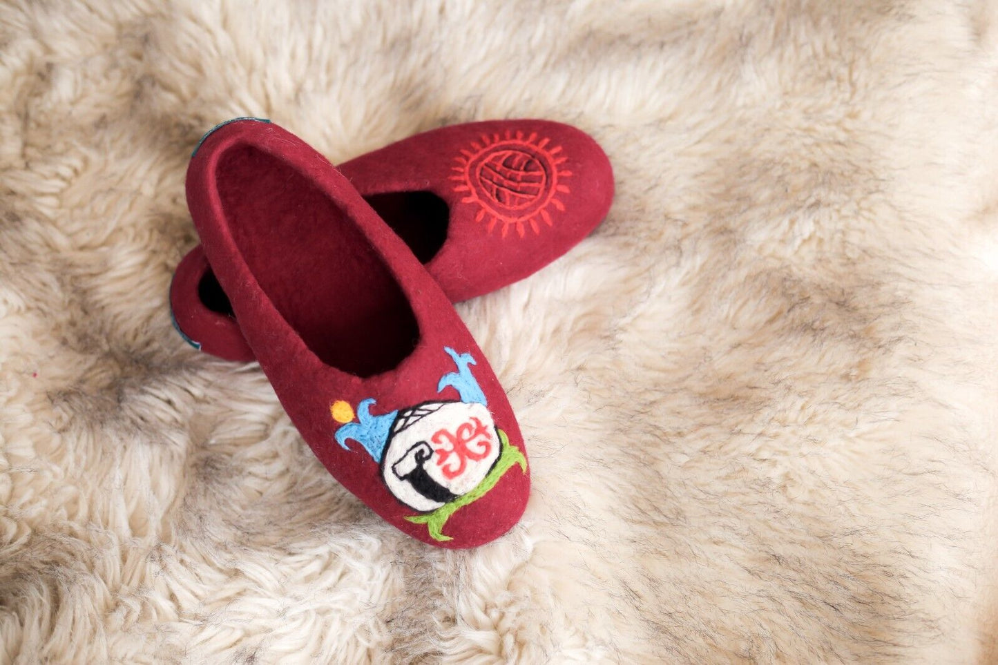 ArtSlippers Faitrade Filzpantoffeln Maroon aus Kirgisistan